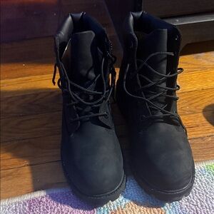 Black timberland boots